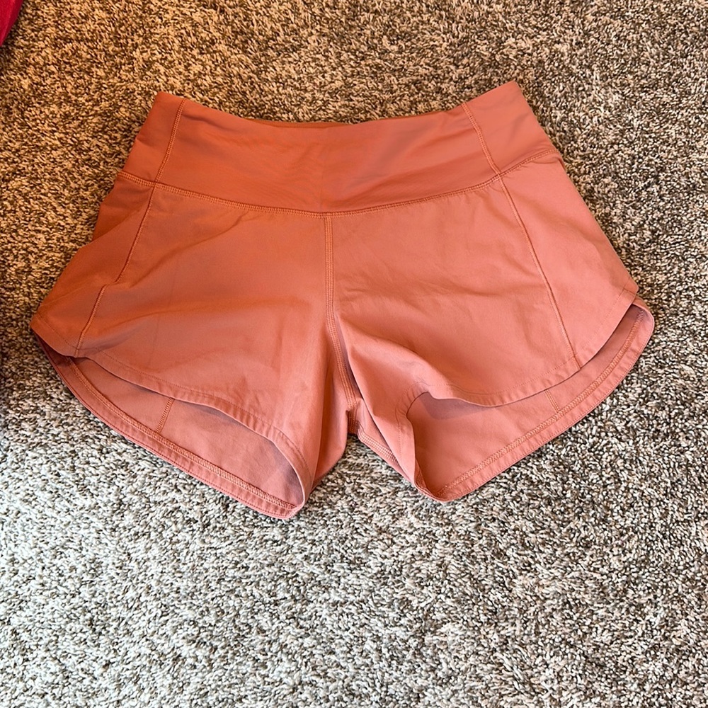 perfect shape 4” lulu shorts style is speed up